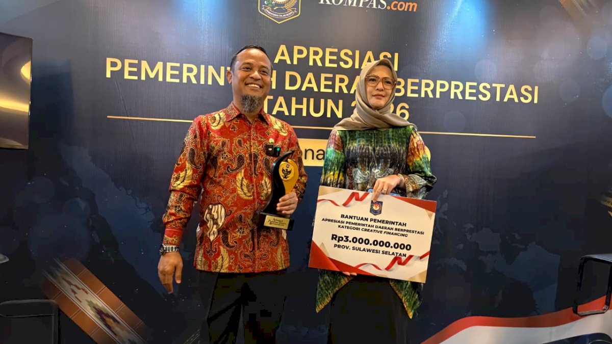 Pemprov Sulsel dan DPRD Terima Penghargaan Creative Financing dari Kemendagri