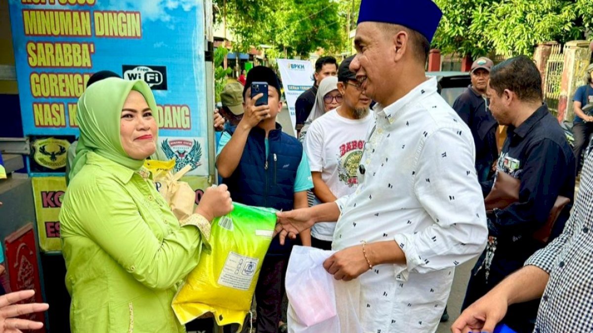 Blusukan ke Karampuang, Anggota DPR RI Rudianto Lallo Door to Door Bagikan Sembako