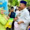 Blusukan ke Karampuang, Anggota DPR RI Rudianto Lallo Door to Door Bagikan Sembako
