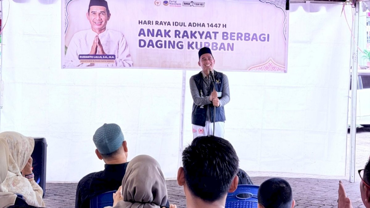 Rudianto Lallo Tebar Kurban di Sulsel 1, 11 Sapi dan 1 Kambing Disalurkan untuk Warga