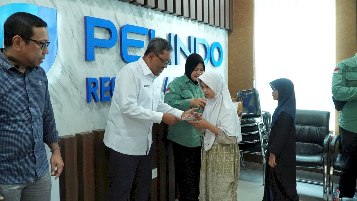 Pelindo dan PJM Doa Bersama dan Salurkan Santunan Anak Yatim di Samarinda