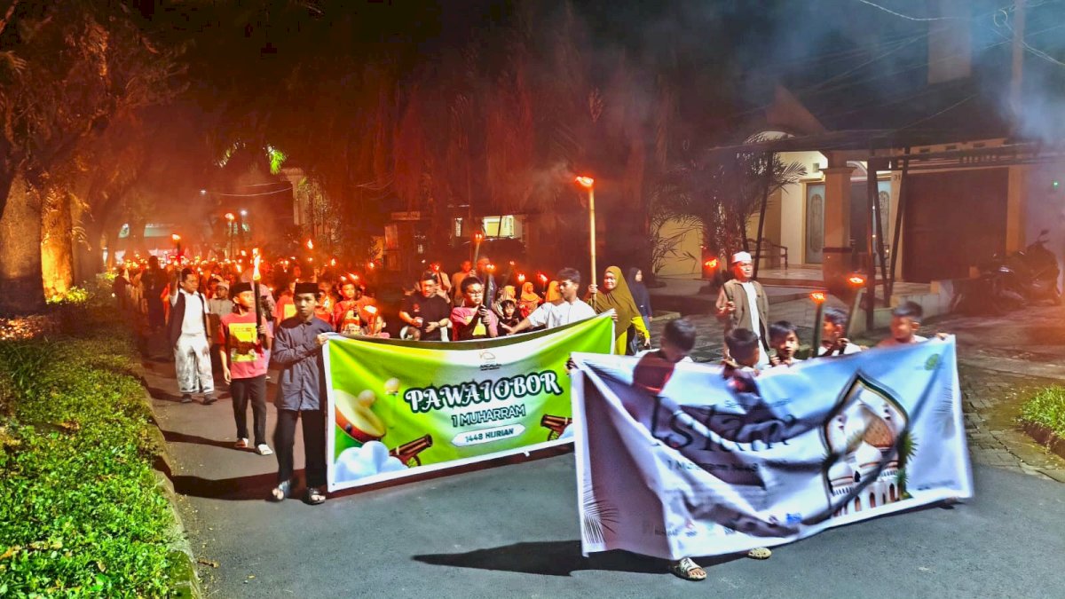 Pawai Obor Bukit Baruga Sambut 1 Muharram, Perkuat Kebersamaan Warga
