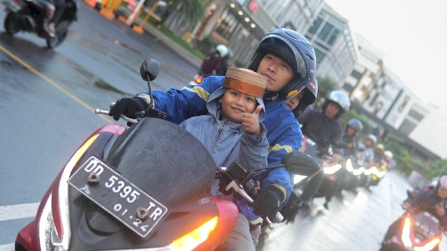 Asmo Sulsel bagi tips berkendara aman bersama anak. Foto: Istimewa.