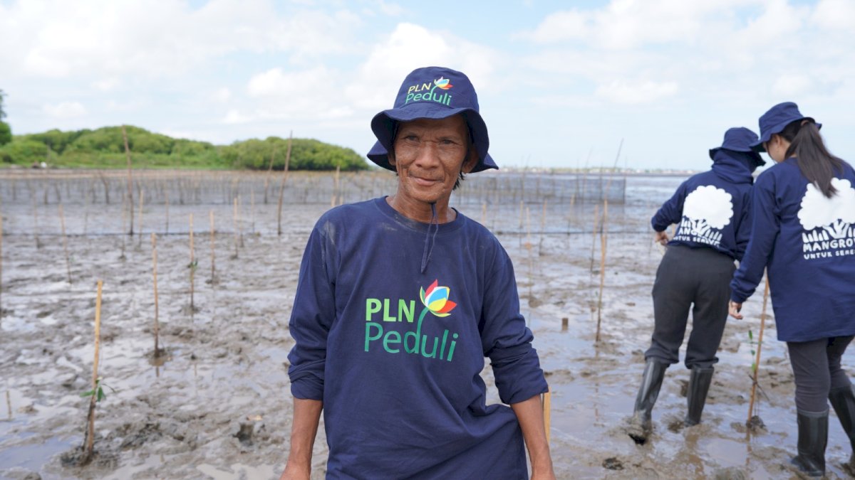 PLN UIP Sulawesi Tanam Ribuan Mangrove, Perkuat Ketahanan Pesisir Jeneponto