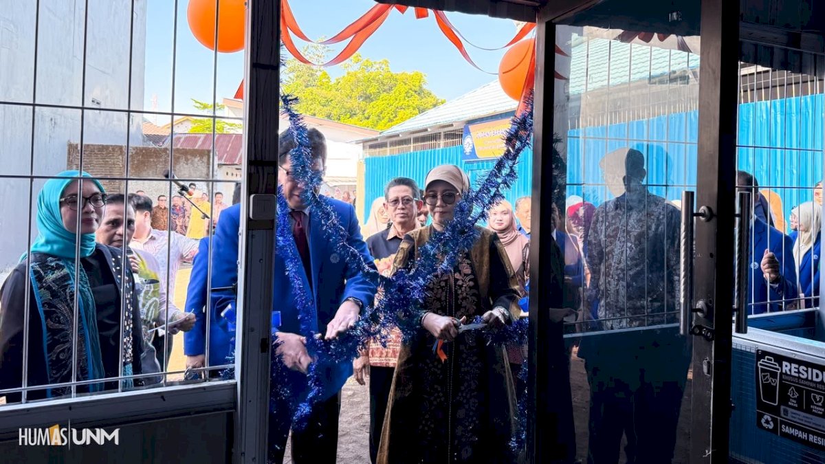 Rektor Resmikan Bank Sampah Unit Fakultas MIPA