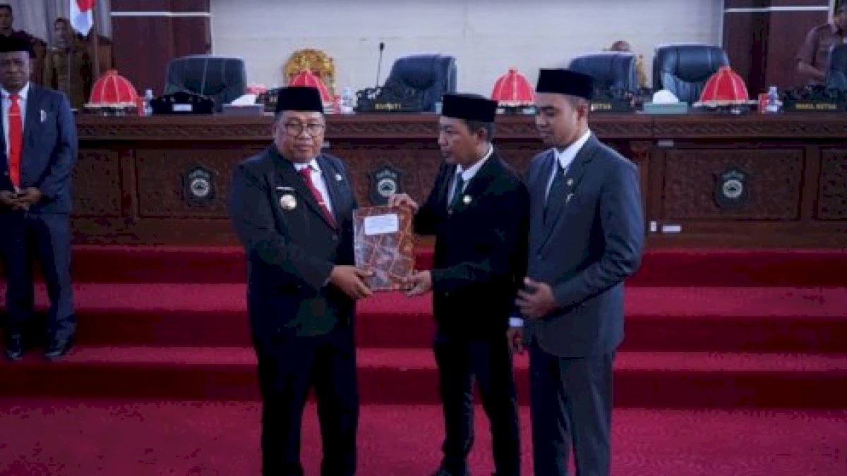 Pemkab Takalar Serahkan Ranperda APBD 2025, Bupati: WTP Harus Diiringi Peningkatan Kinerja