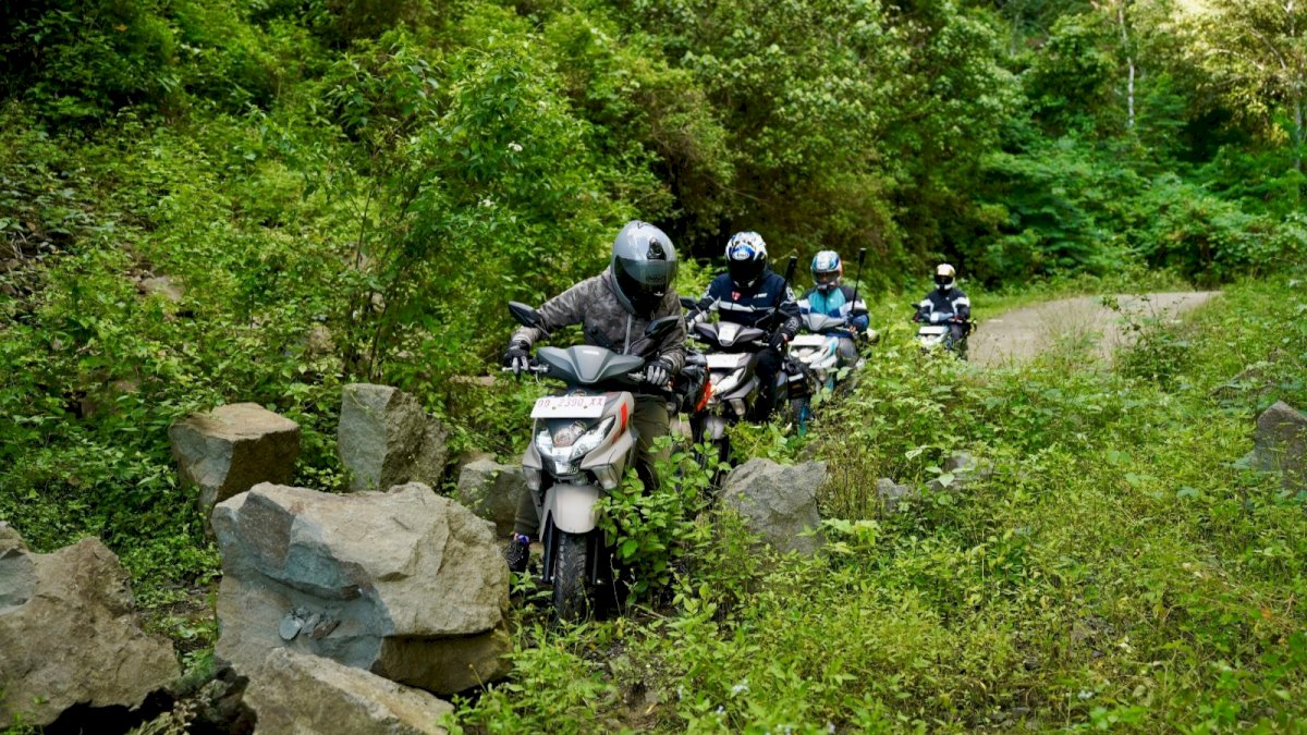 Yamaha GEAR ULTIMA Tuntaskan Ekspedisi 2.740 Km Sulawesi, Buktikan Ketangguhan Blue Core Hybrid