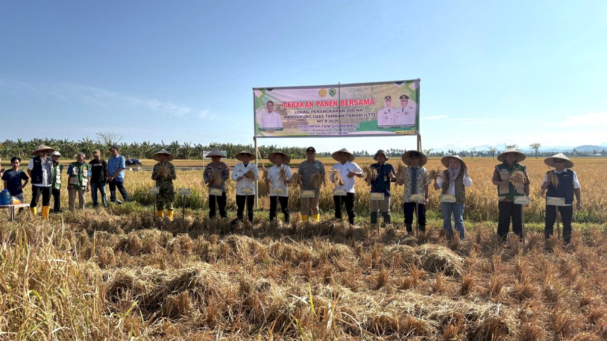 Dukung Swasembada Pangan, Pupuk Indonesia Pastikan Stok Pupuk Bersubsidi Aman Saat Panen Raya Barru