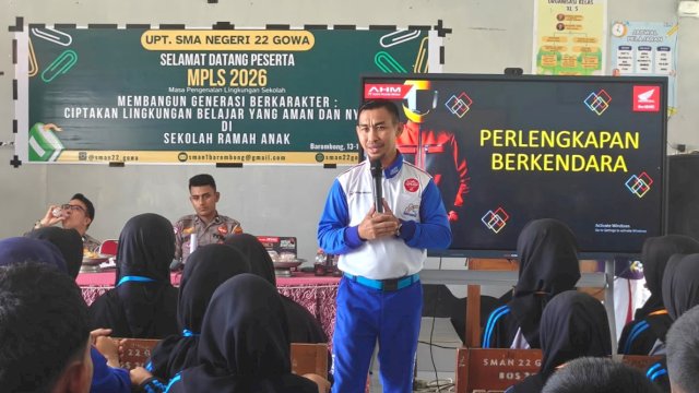 Asmo Sulsel edukasi safety riding siswa SMAN 22 Gowa. Foto: Istimewa.