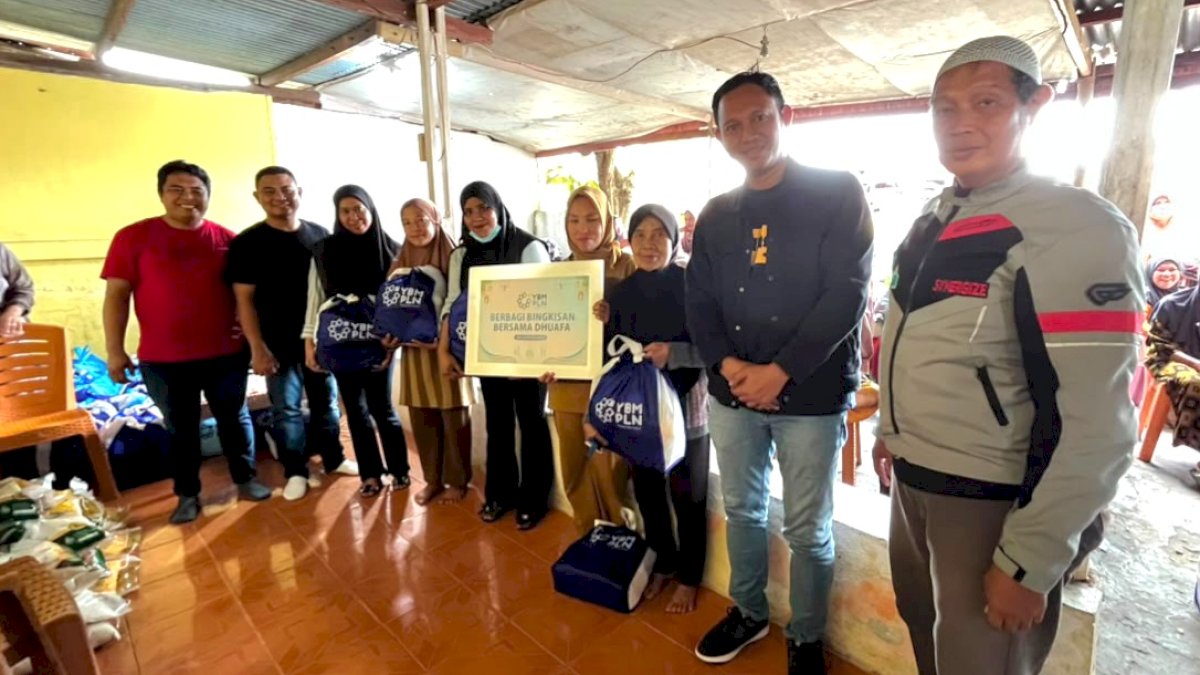 PLN UIP Sulawesi Salurkan 75 Paket Sembako untuk Warga Mamasa