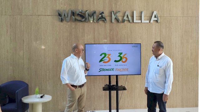 Chief Executive Officee Kalla Translog Andi Muhammad Gunawan (kiri) bersama Chief Operation Officer Kalla Lines Muhammad Naim saat press conference HUT di Wisma Kalla. Foto: Istimewa.