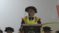 Plt Rektor UNM Prof Farida Kukuhkan 1.065 Wisudawan, 71,74 Persen Raih Predikat Cumlaude
