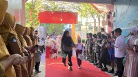 Karpet Merah Sambut Siswa Baru, MPLS Ramah SD Negeri Komplek Sambung Jawa Hadirkan Hari Pertama Sekolah Penuh Kehangatan