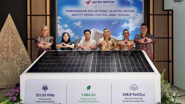 Peresmian penggunaan sistem Solar Photovoltaic (Solar PV) berkapasitas 40 kilowatt peak (kWp) di Astra Motor Safety Riding Center Jawa Tengah. Foto: Istimewa.