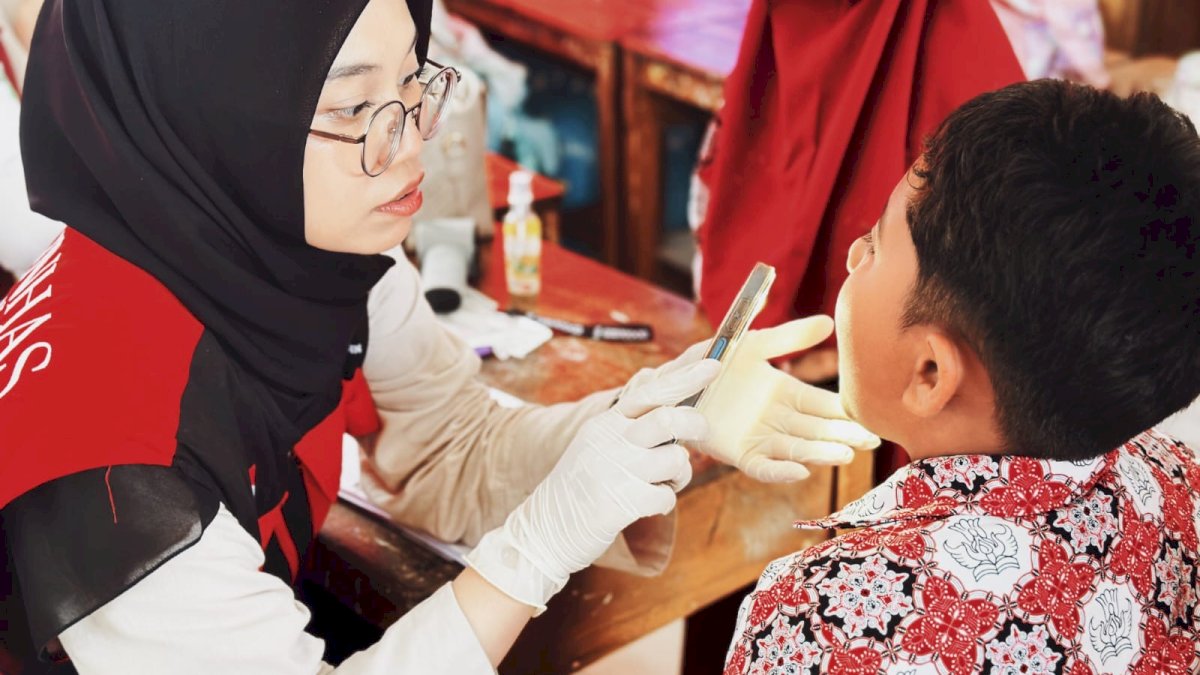 Deteksi Dini Kesehatan Anak, KKN-PK Unhas Dukung Skrining kesehatan Siswa SD di Panca Riajang