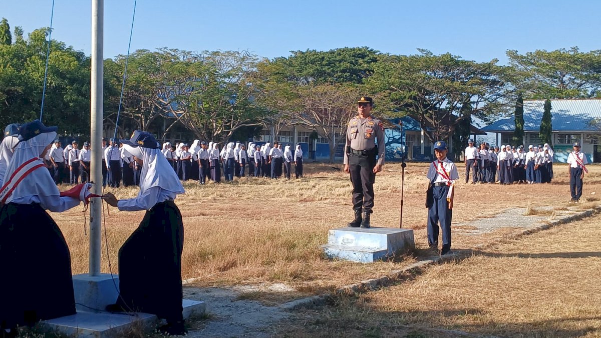 Kapolsek Arungkeke Jadi Pembina Upacara di SMPN 1 Arungkeke, Ingatkan Siswa Bahaya Narkoba