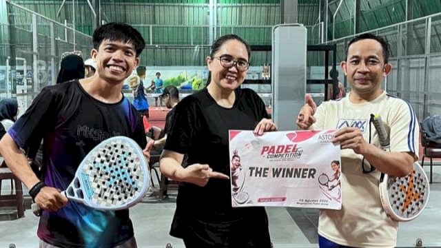 Pemenang Fun Padel Competition Aston Makassar di spesial Hari Kemerdekaan. Foto: Istimewa.