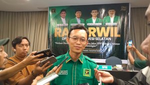 Struktur Rampung, Ilham Ari Fauzi Serahkan SK 13 Ketua DPC PPP