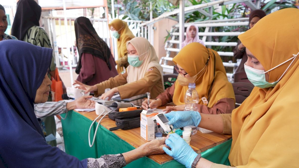 Pelindo Beri Layanan Kesehatan Gratis untuk 200 Warga Wajo