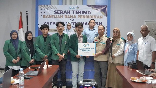 YBM PLN UIP Sulawesi salurkan bantuan pendidikan di FPIK UMI. Foto: Istimewa.