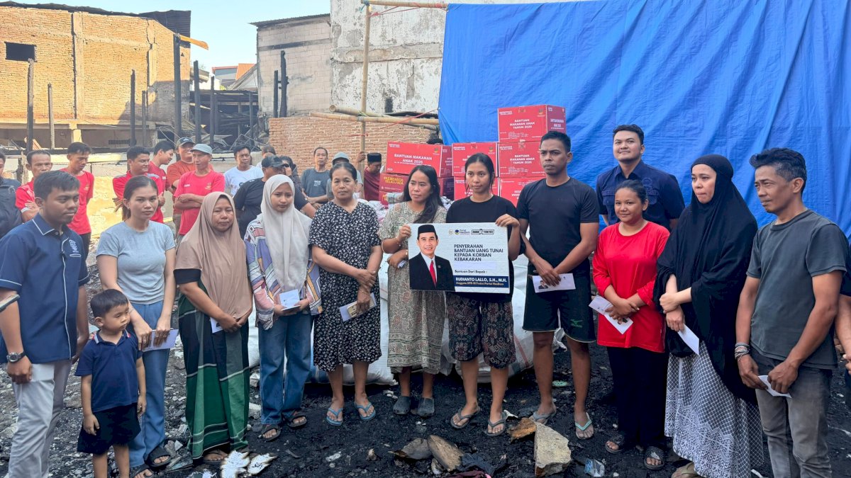 Yayasan Anak Rakyat dan Kemensos Kolaborasi Salurkan Bantuan untuk Korban Kebakaran di Tamalanrea