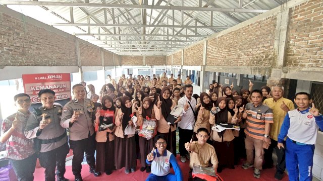 Peserta edukasi safety riding Asmo Sulsel. Foto: Istimewa.