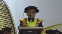 UNM Kukuhkan 1.081 Wisudawan, 75,30 Persen Raih Predikat Cum Laude