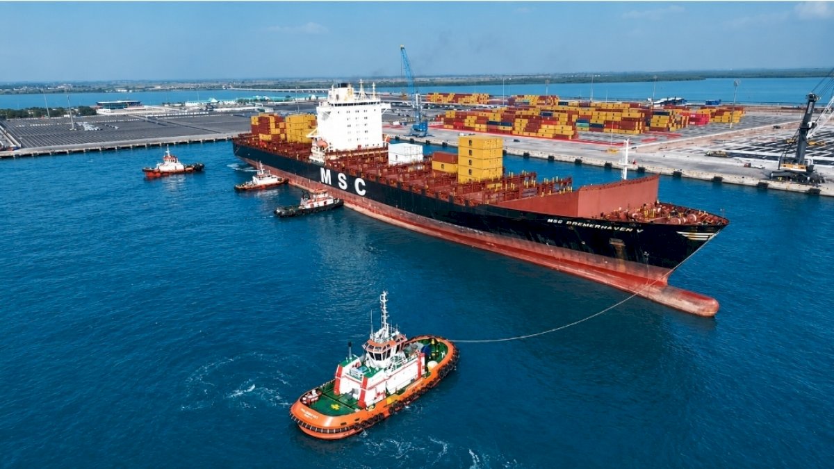 IPCM Kawal Sandar Perdana Kapal Panamax MSC Bremerhaven V di Patimban
