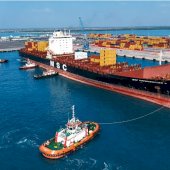 IPCM Kawal Sandar Perdana Kapal Panamax MSC Bremerhaven V di Patimban