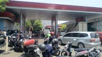 Warga Antre Berjam-jam di SPBU, Polda Sulsel Selidiki Dugaan Mafia BBM