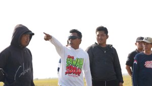 Susuri Aka-akae, Talumae, dan Mojong, Syaharuddin Kawal Aliran Air untuk Sawah Petani