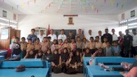 Pegadaian Bantu Perlengkapan Sekolah bagi Anak Berprestasi di Barrang Lompo