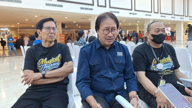 Pendiri Purwa Caraka Music Studio Purwa Tjaraka saat diwawancara media. Foto: Sri Wahyu Diastuti / Sulselsatu.com.