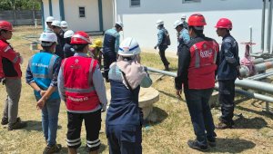 PLN Beri Pelatihan dan Pastikan Pekerja SUTT 150 kV Siap Bekerja di Ketinggian