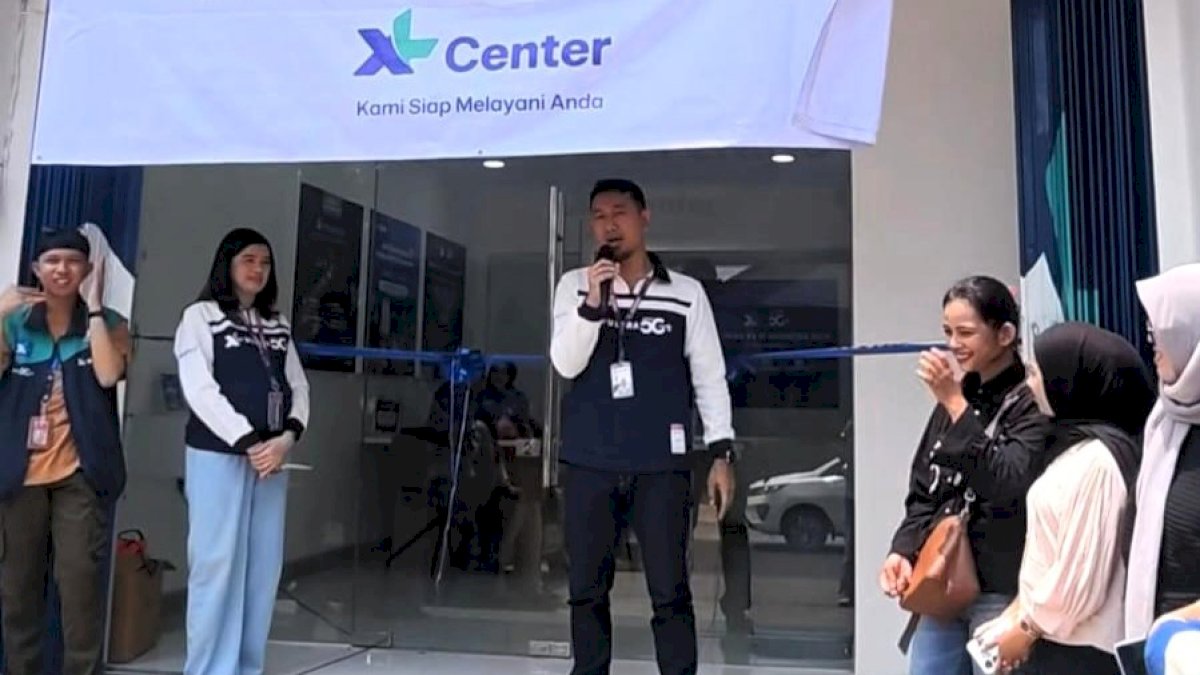 XLSMART Buka Tiga XL Center Baru di Makassar
