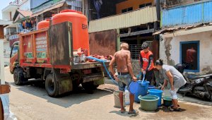 Pemkot Makassar Bantu Warga di Musim Kemarau, Salurkan Air Bersih di 9 Kecamatan