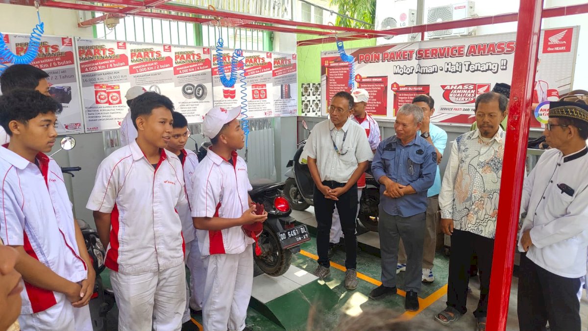 Asmo Sulsel Resmikan Service Point Astra Motor School di SMK Muhammadiyah 4 Tallo