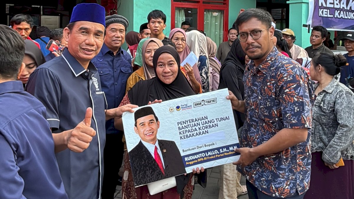 Korban Kebakaran Tallo Terima Bantuan, Rudianto Lallo Saluran Ratusan Juta Rupiah