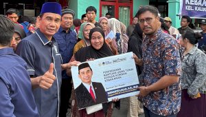 Korban Kebakaran Tallo Terima Bantuan, Rudianto Lallo Saluran Ratusan Juta Rupiah