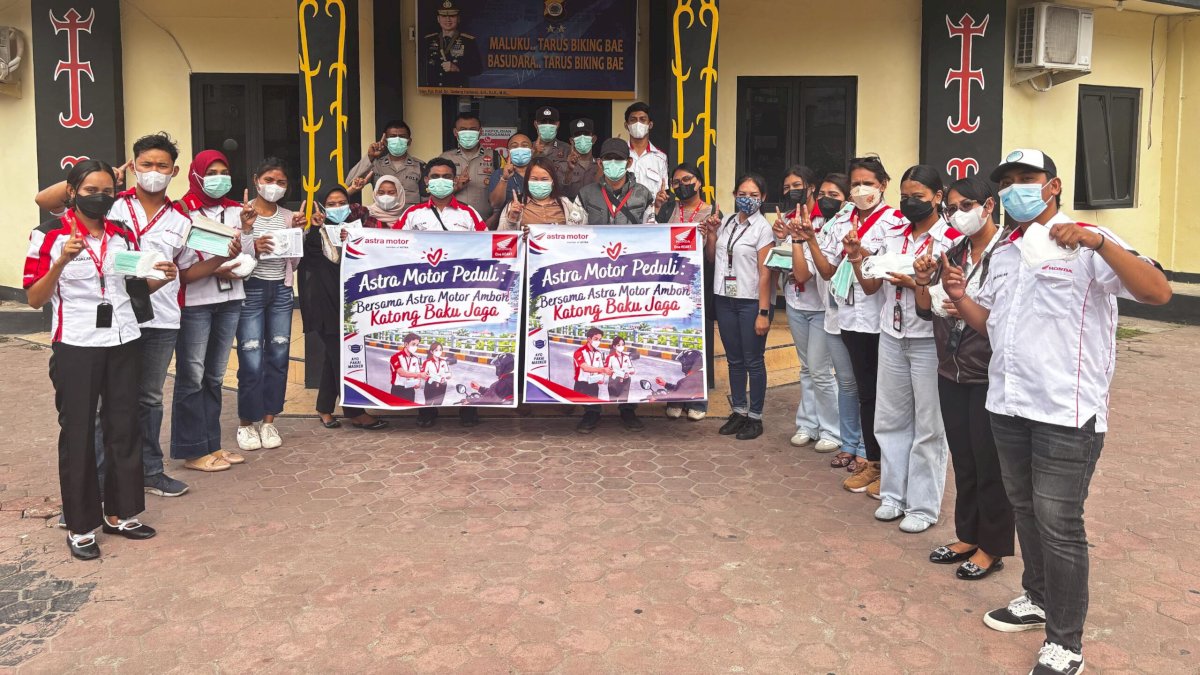 Astra Motor Ambon Bagikan Masker Gratis Merespon Kabut Asap di Sejumlah Wilayah