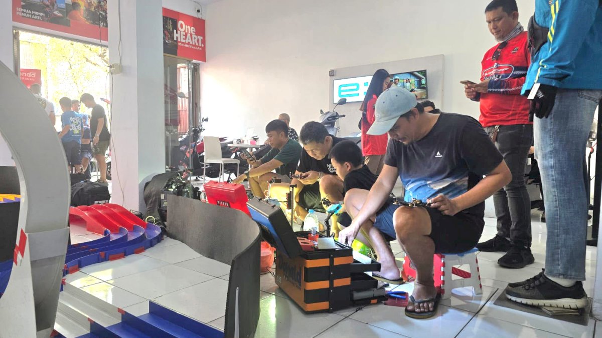 Honda Dekatkan Diri dengan Anak Muda Lewat Balap Tamiya