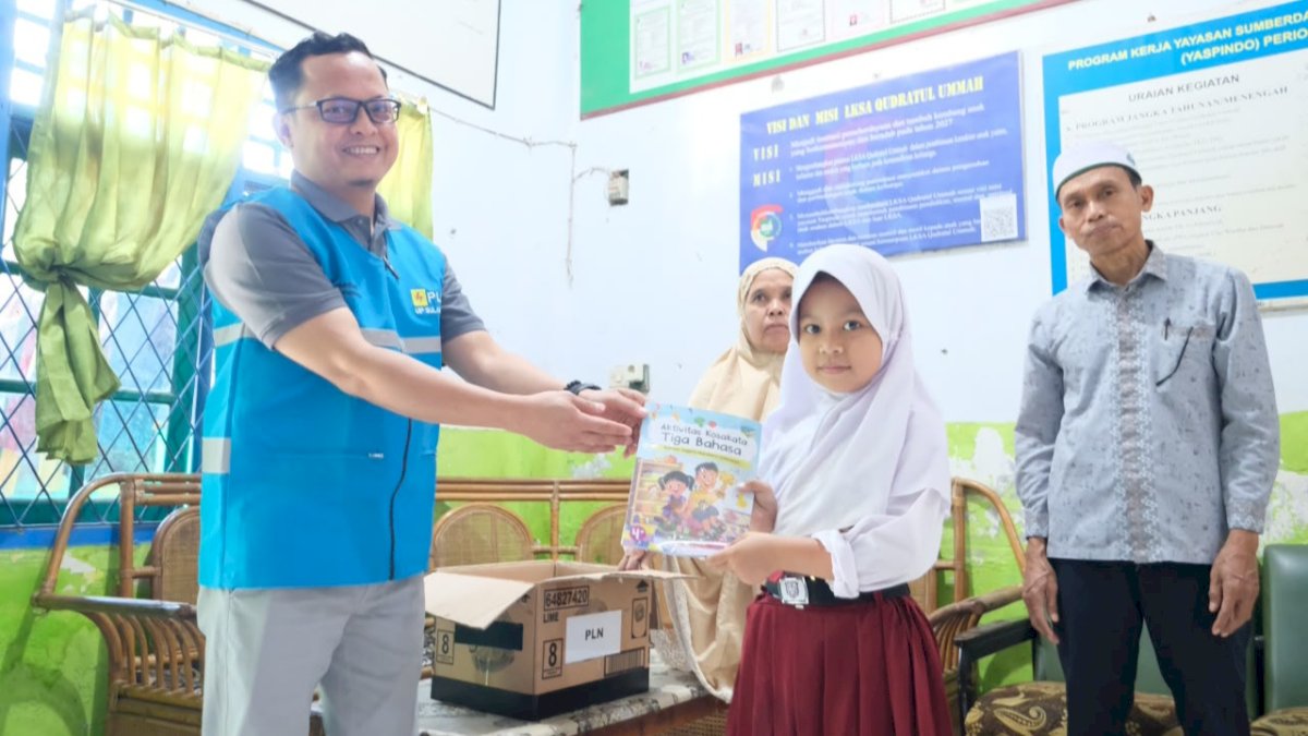 PLN UIP Sulawesi Salurkan Buku untuk Anak Panti Asuhan Qudratul Ummah