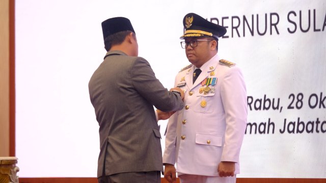 Prosesi pelantikan Bupati Gowa Darmawangsyah Muin. Ist